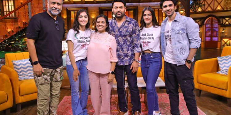 Anubhav Sinha and Ratnaa Sinha lead the team of their film Middle Class Love and gate crashed Kapil Sharma’s show